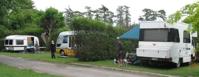 Golden Springs Holiday Park, Camp & Caravan Site & Restaurant.