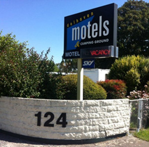 Delhaven Motels and Caravan Park