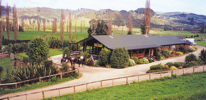 Juno Hall Backpackers and Camping