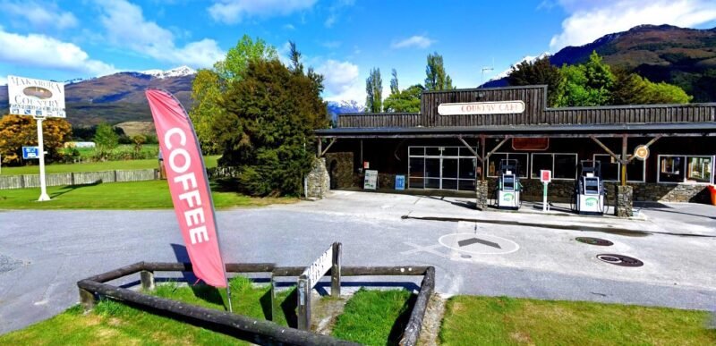 Makarora Country Cafe and Camp