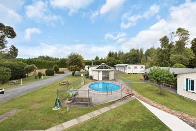 Whangarei Falls Holiday Park & Backpackers